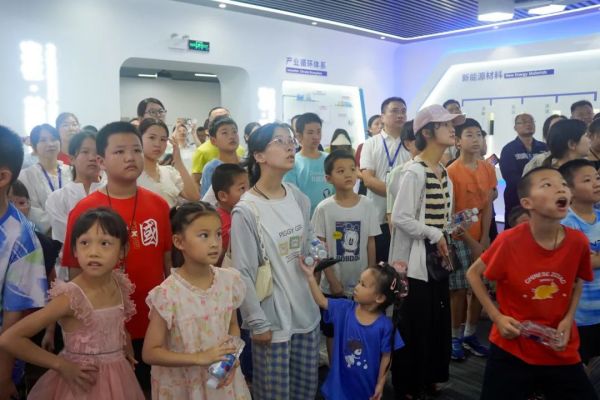 pg国际-不凡成就非凡,相信品牌的力量