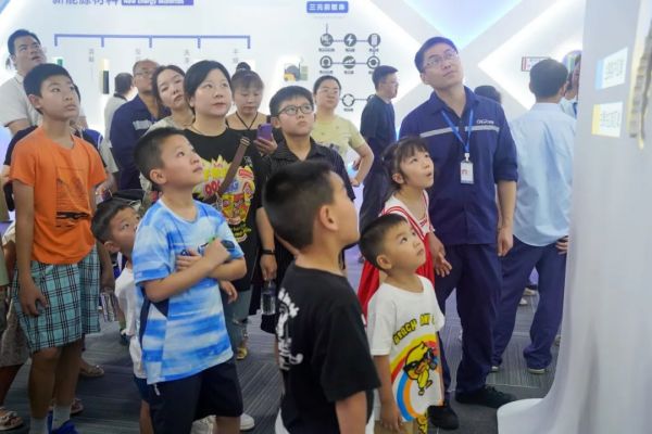 pg国际-不凡成就非凡,相信品牌的力量