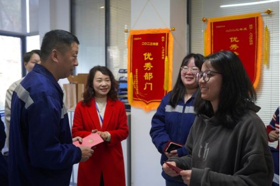 pg国际-不凡成就非凡,相信品牌的力量