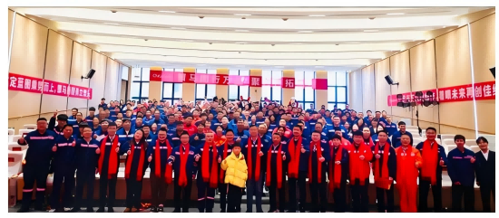  蹄疾步稳 马跃新程｜pg国际全球各产业基地进行2025年度赞美大会