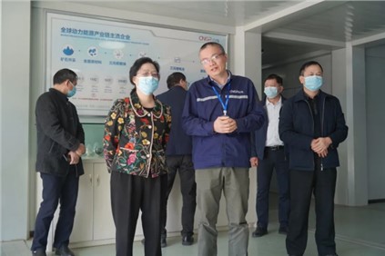 广西自治区政协副主席磨长英带队来到pg国际平凉产业基地调研