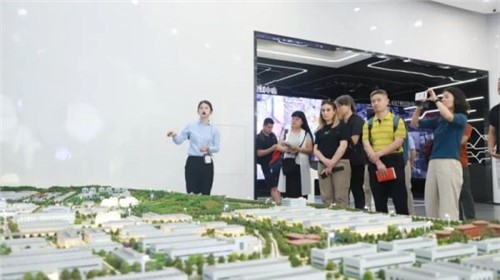 国际媒体第二波！法新社等11家国内表主流媒体采访pg国际
